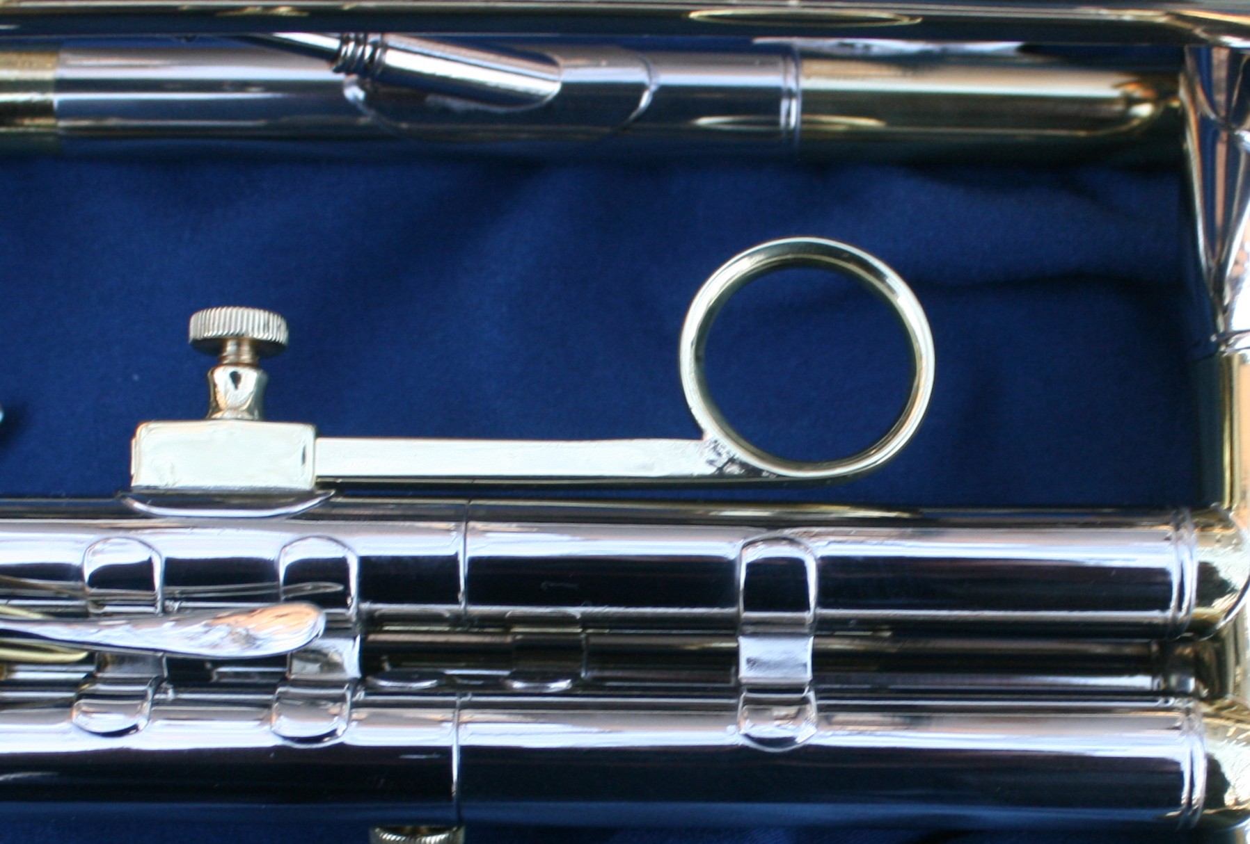 It has an adjustable push rod/finger ring (most models)