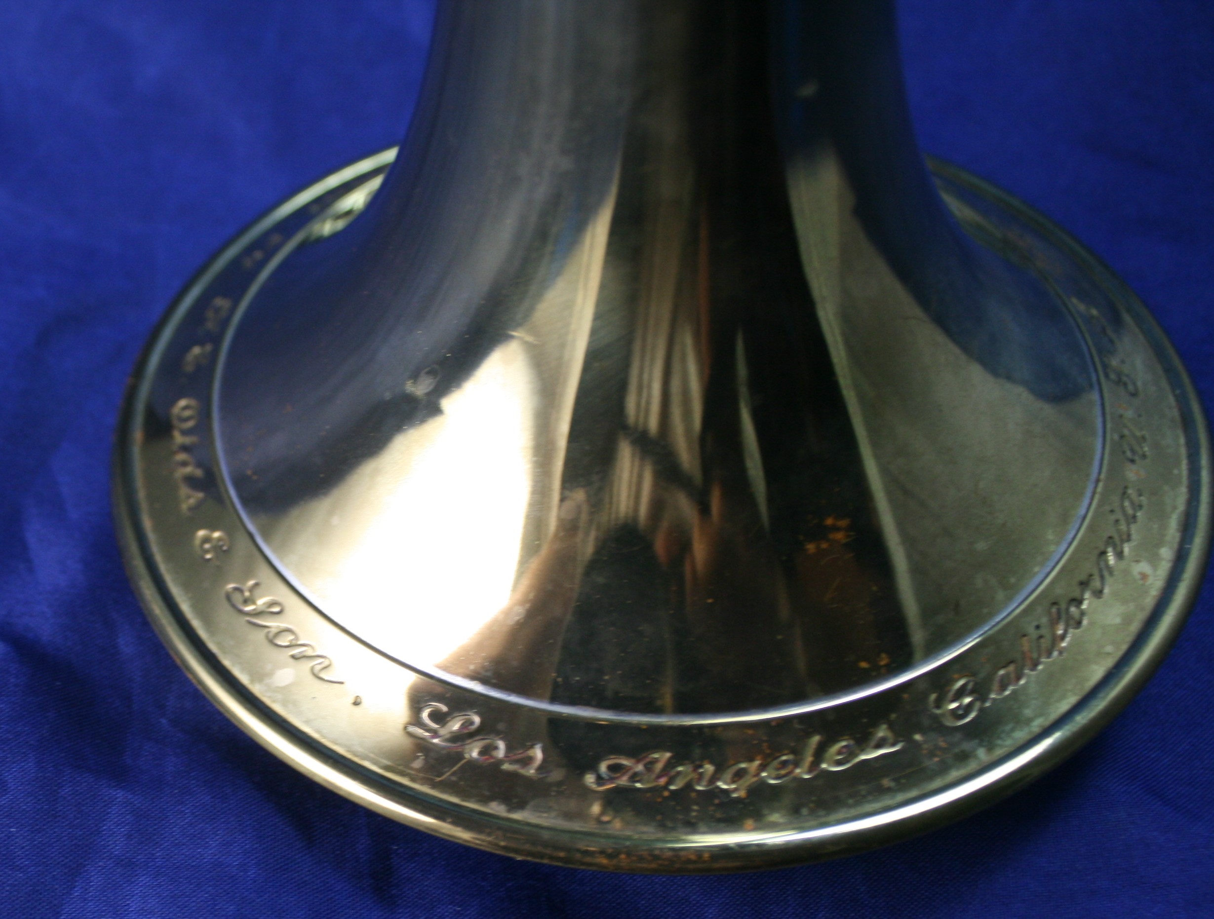 It is a Super or Super Recording and has a Brass Tone control band