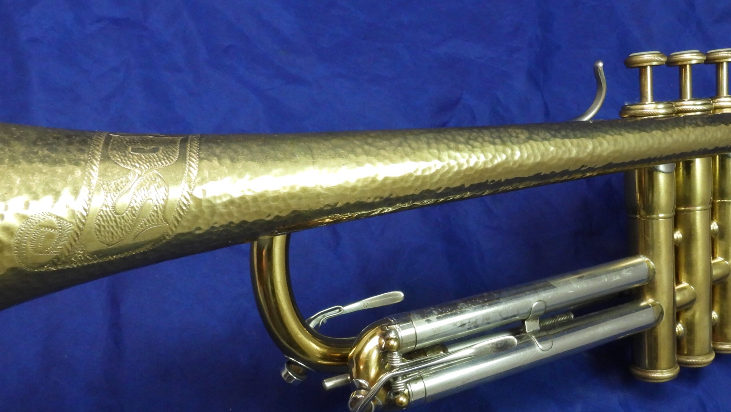 Hammered bell (rare and only on the very early models)